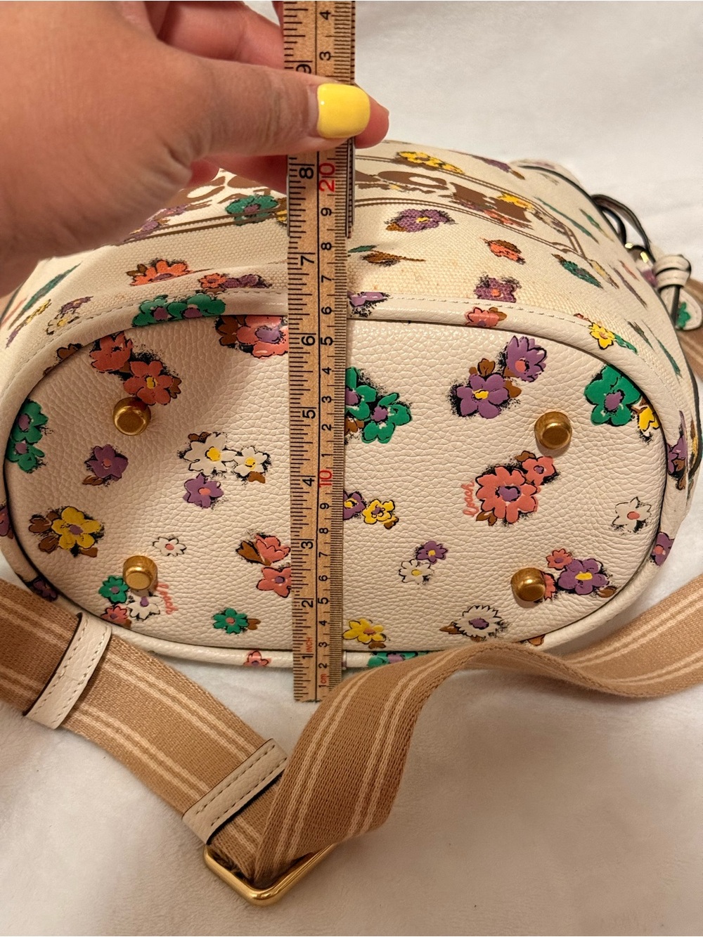 Coach Field Bucket Bag with Cross Stitch Floral Print - Chalk Multi - Picture 6 of 16